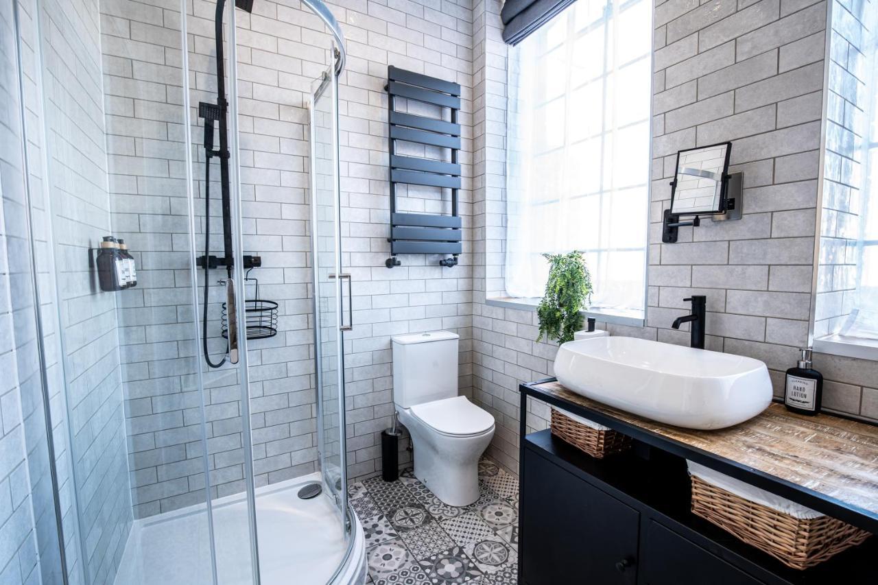 Vip 3Br Grade2 Luxurious Industrial House With Wood Fire, Electric Blinds And Big Cast Iron Windows In The Heart Of The Jq Villa เบอร์มิงแฮม ภายนอก รูปภาพ