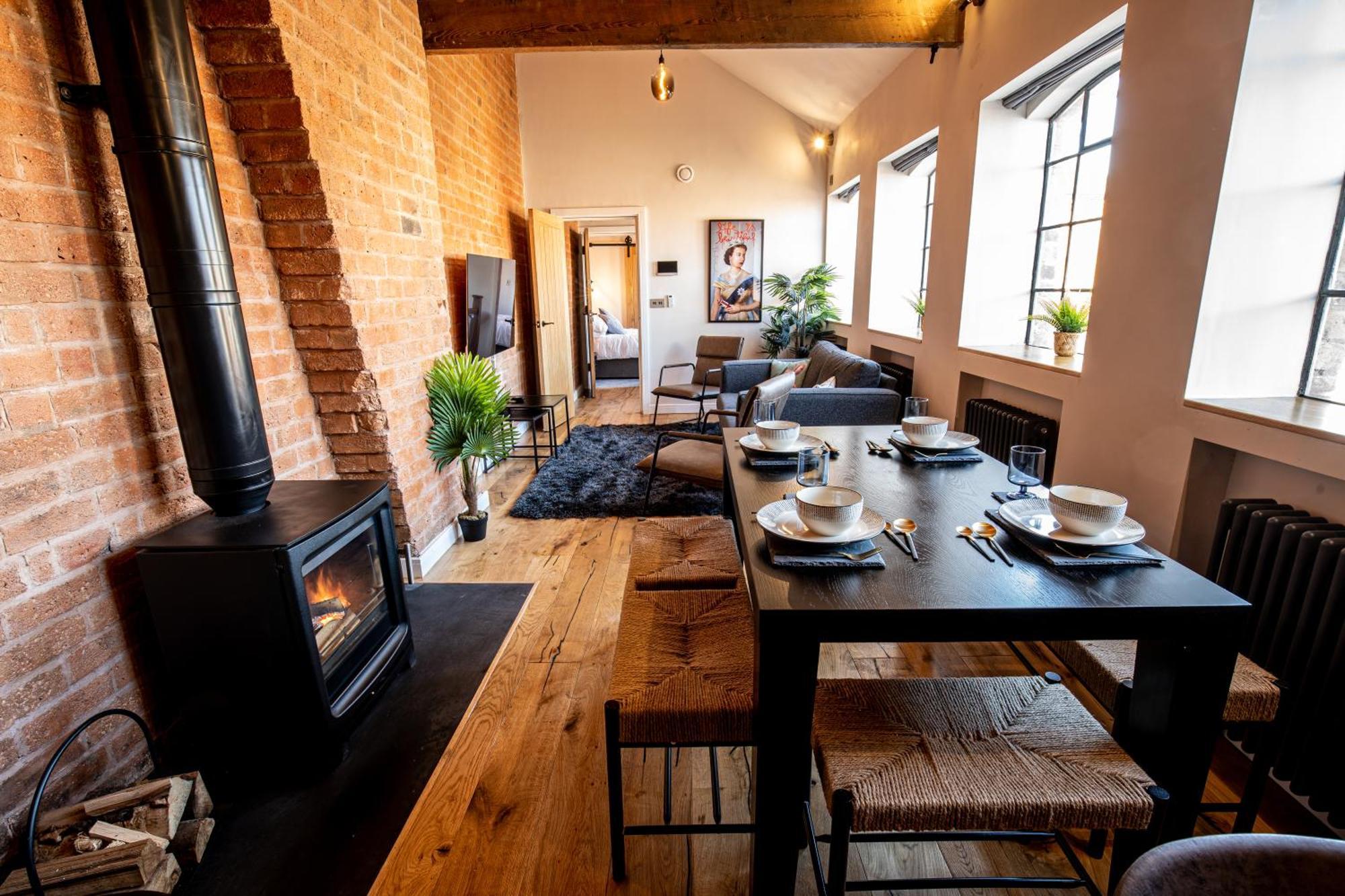 Vip 3Br Grade2 Luxurious Industrial House With Wood Fire, Electric Blinds And Big Cast Iron Windows In The Heart Of The Jq Villa เบอร์มิงแฮม ภายนอก รูปภาพ